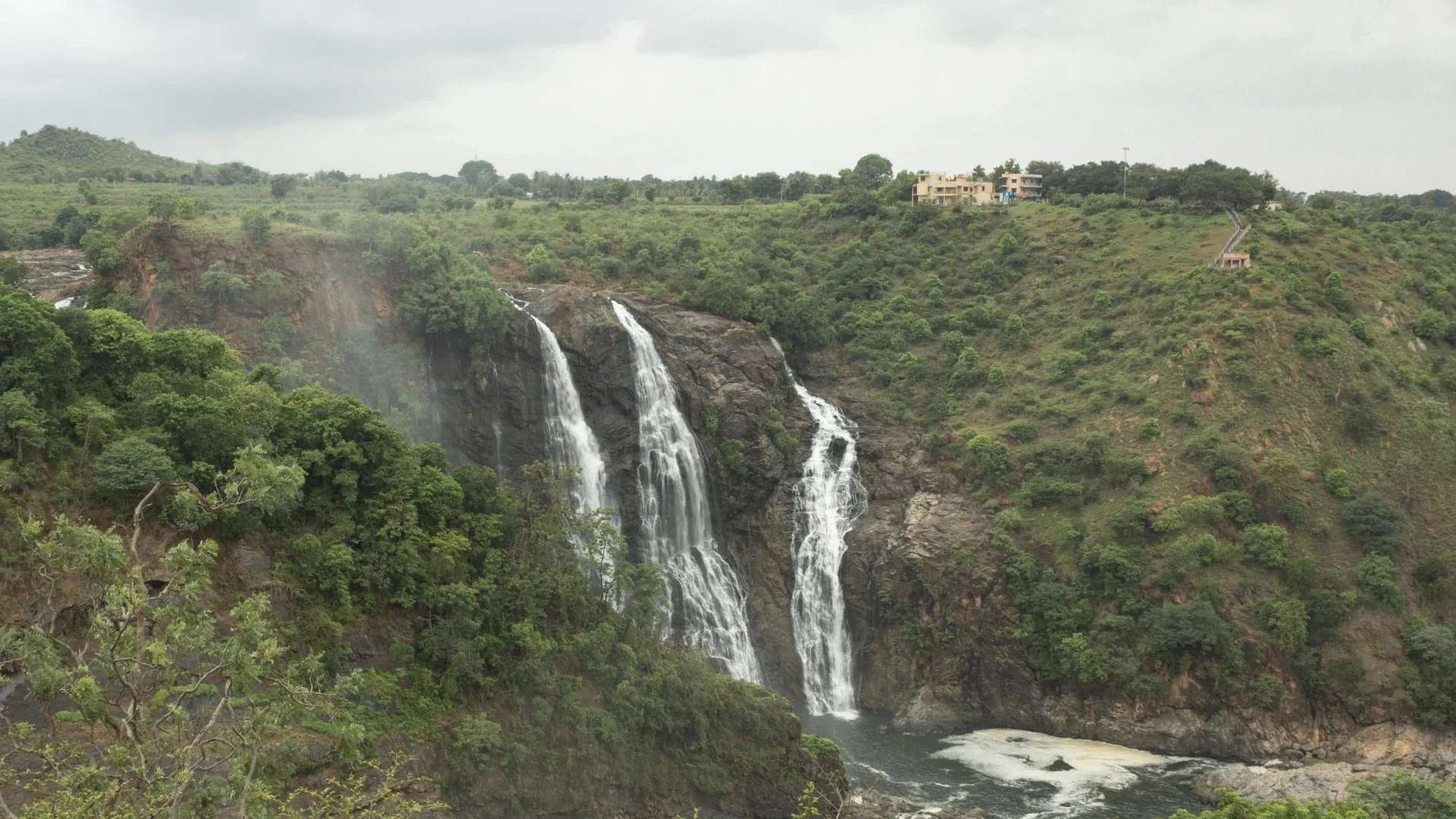 Shivanasamudra Falls
